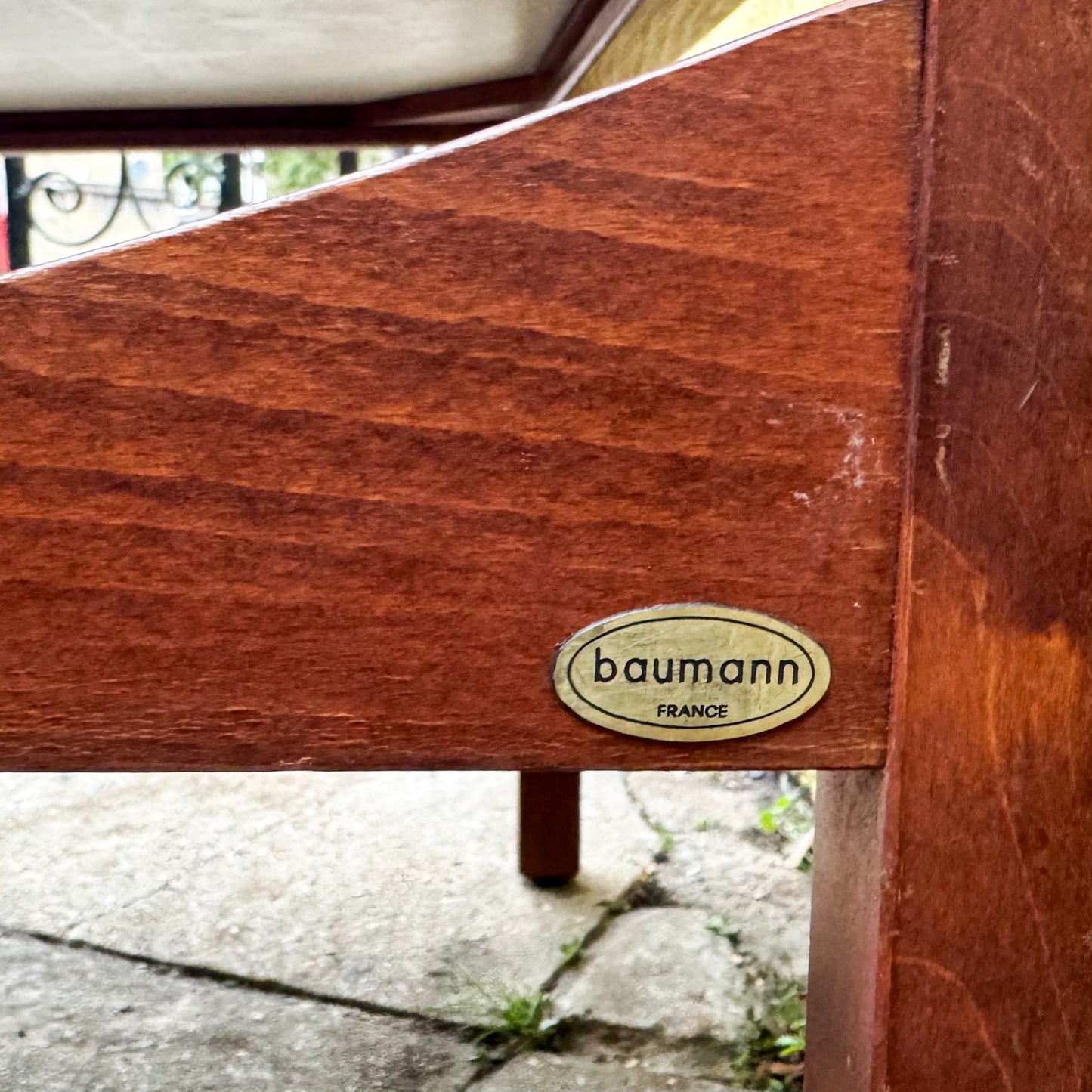 Baumann coffee / side table