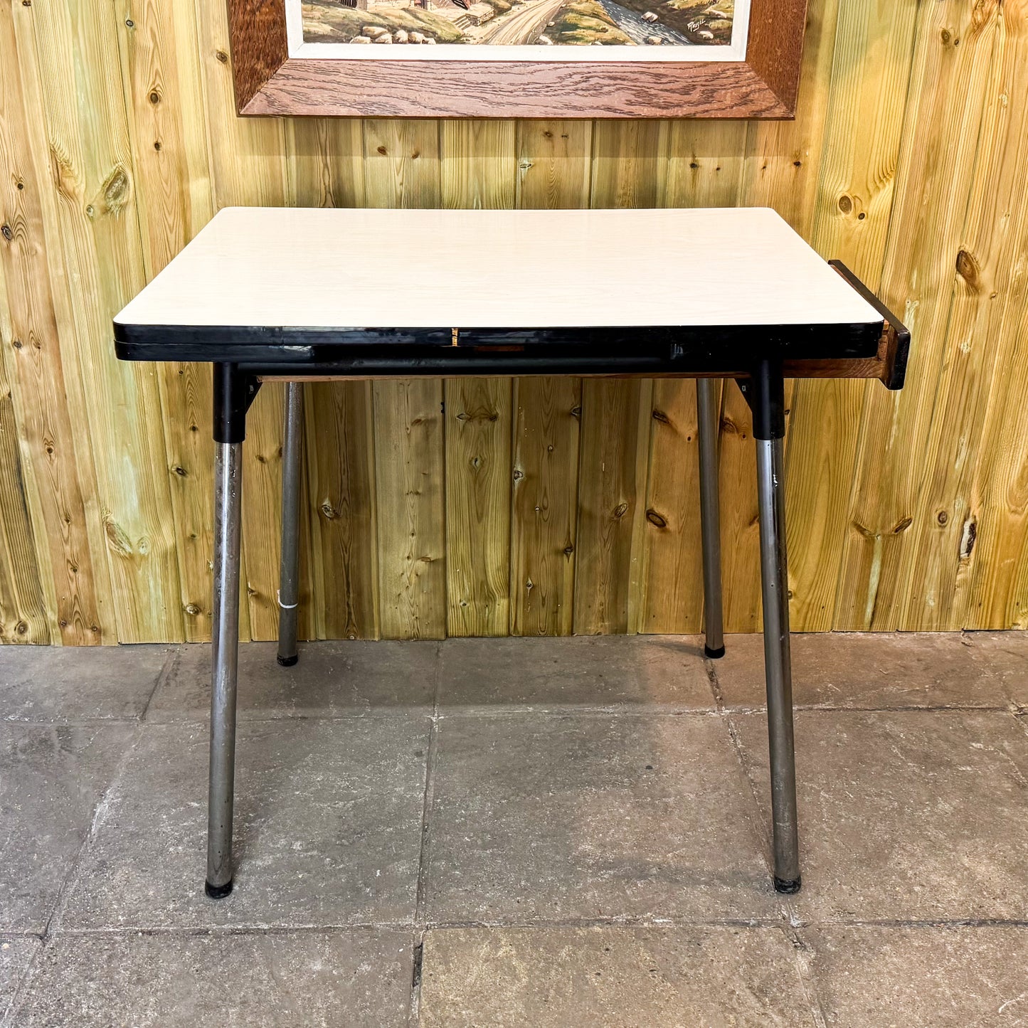 Formica dining table that extends